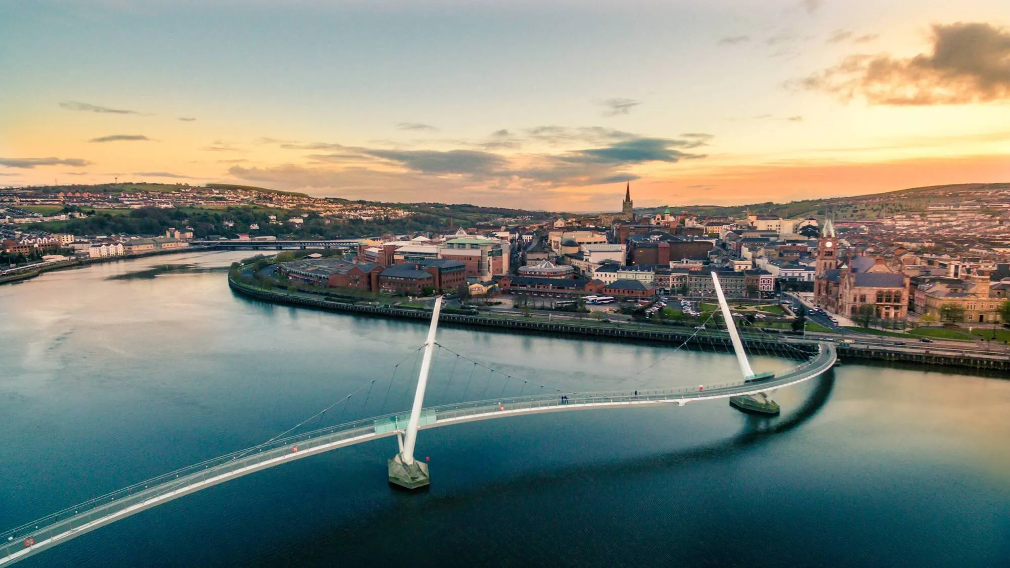 Le Peace Bridge, Derry~Londonderry